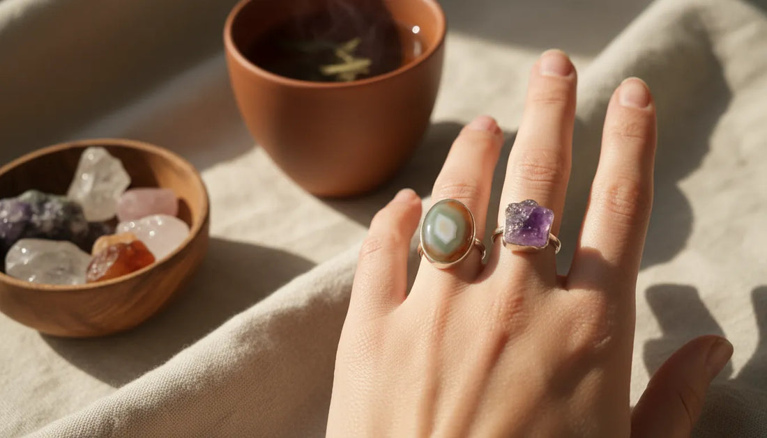 Qué significa llevar una piedra natural en un anillo? Significado y beneficios