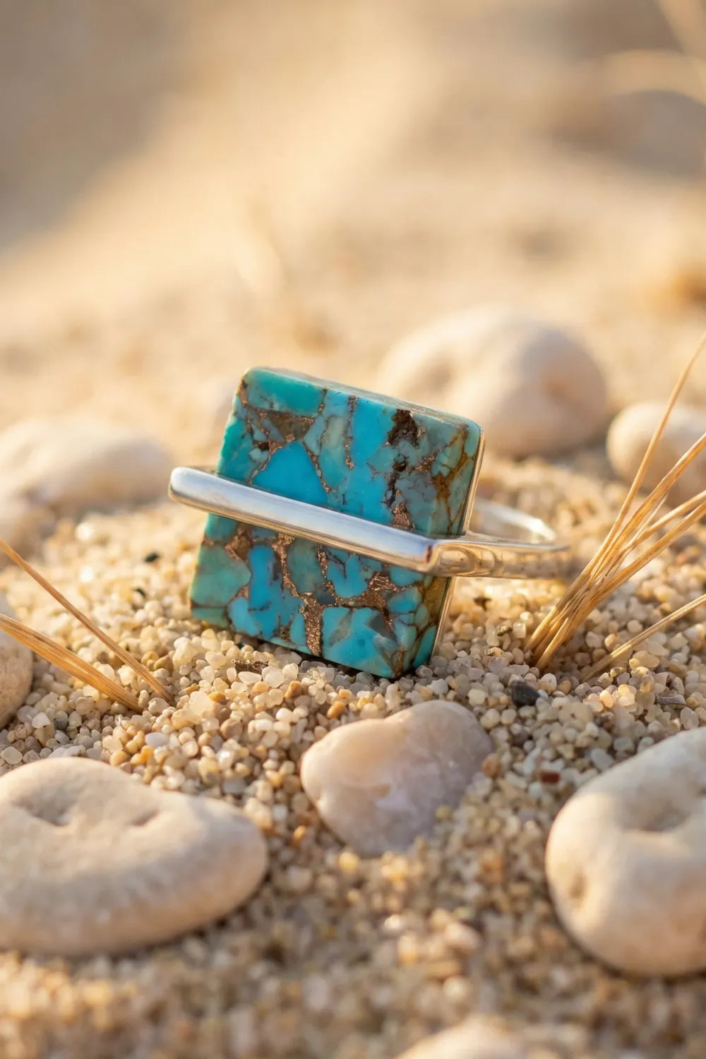 Anillo de turquesa cuadrado
