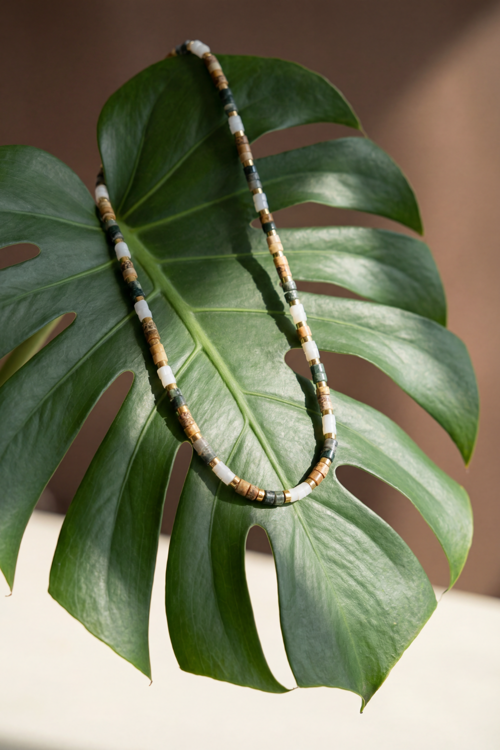 Collar bohemio de piedras naturales
